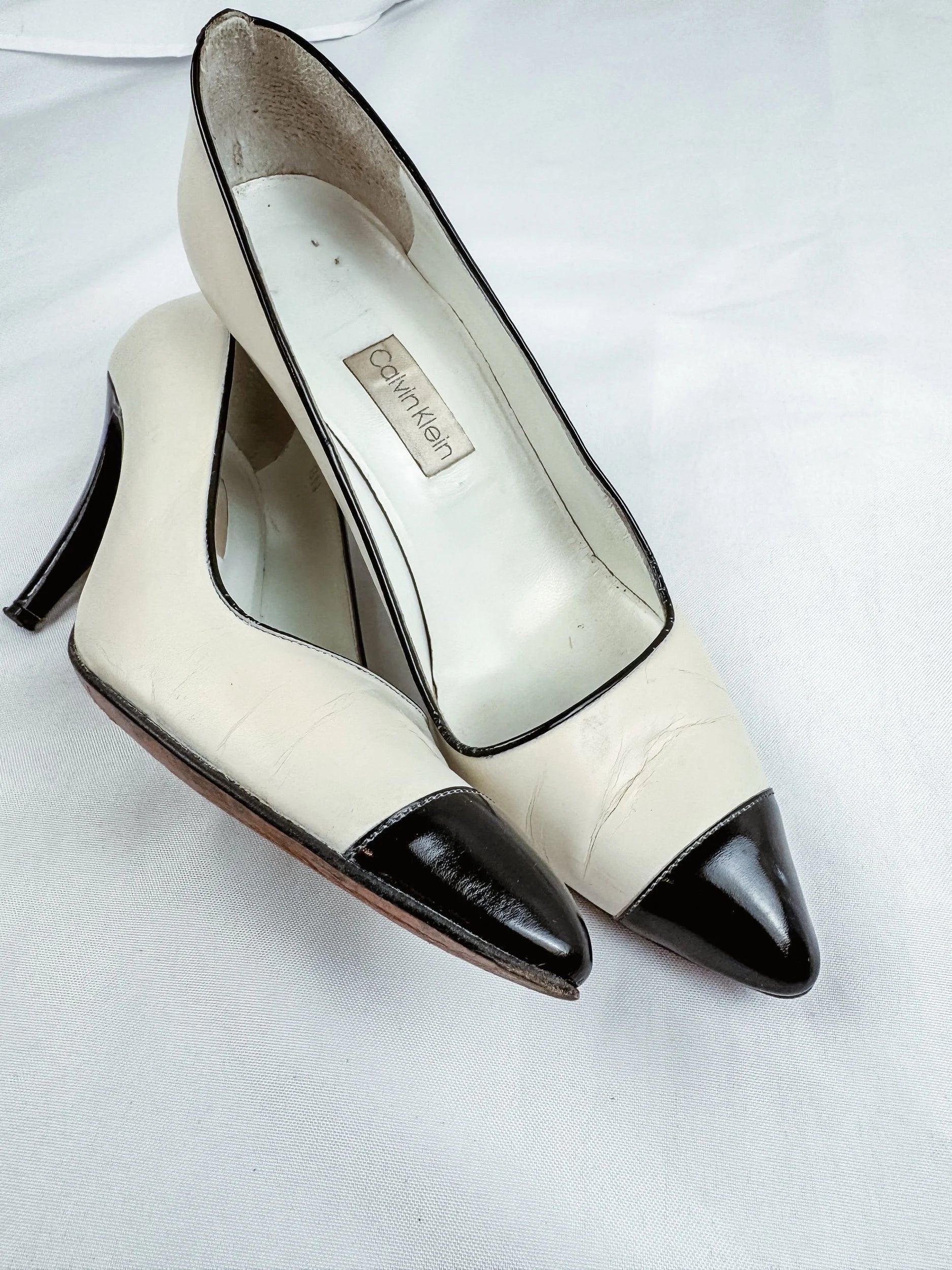 Calvin Klein White/Black Pumps