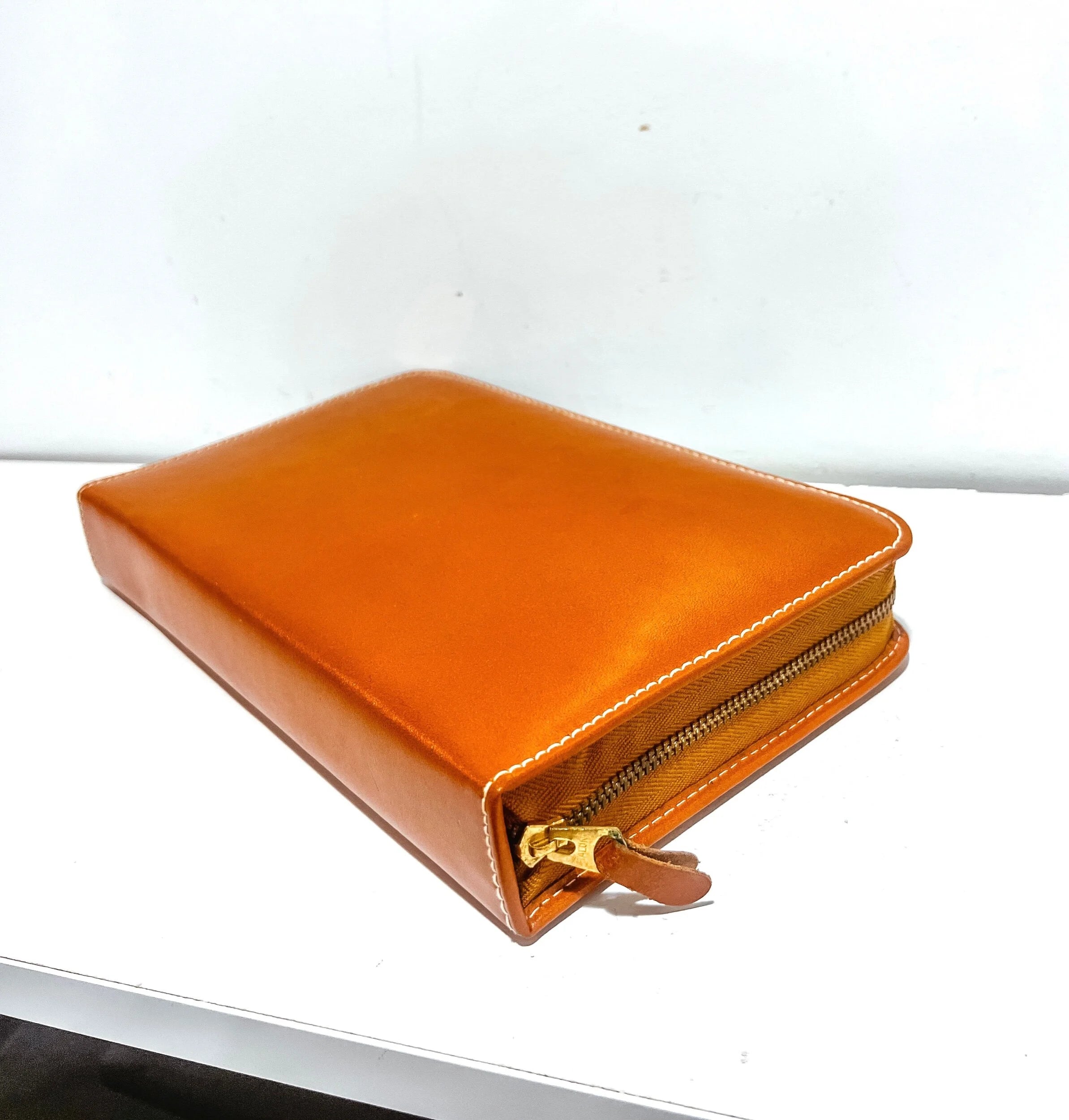 Genuine Leather/Bakelite Vintage 1960s Dopp Travel Kit